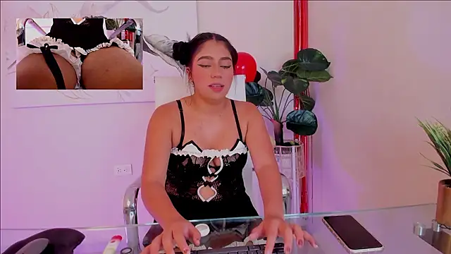 luna cute   online show from 02-19-26, 02:36