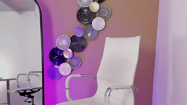 luna cute   online show from 12-17-25, 07:52