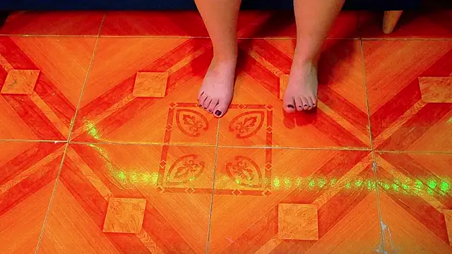 Snapshot of AriesVelvet chatting on 05-16-26, 05:28 AriesVelvet online show from 05-16-26, 05:28