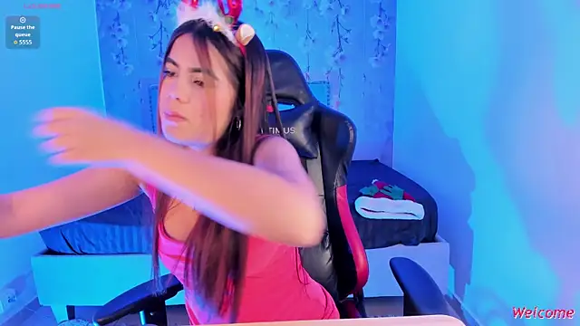 Anthonela art online show from 12-16-25, 01:48