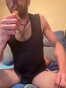 Snapshot of dura87 chatting on 11-25-25, 11:59 dura87 online show from 11-25-25, 11:59