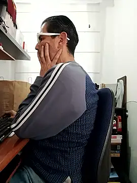 Fuegosutil online show from 01-14-26, 03:37