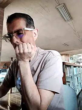 Fuegosutil online show from 12-05-25, 02:48
