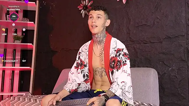 Paulo 527 online show from 12-22-25, 08:53