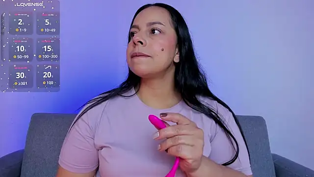 Snapshot of jimena_chic1 chatting on 06-19-26, 04:57 jimena chic1 online show from 06-19-26, 04:57