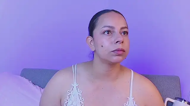 Snapshot of jimena_chic1 chatting on 07-26-26, 04:36 jimena chic1 online show from 07-26-26, 04:36
