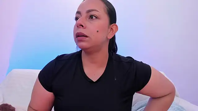 jimena chic1 online show from 06-06-26, 09:20