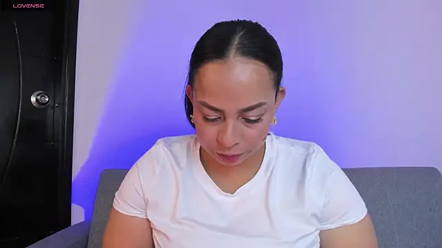 Snapshot of jimena_chic1 chatting on 06-24-26, 06:17 jimena chic1 online show from 06-24-26, 06:17