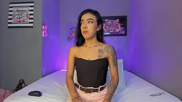 VictoriaMeller online show from 12-17-25, 10:04