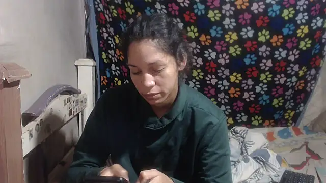 Snapshot of ELIZABET2- chatting on 05-29-26, 11:49 ELIZABET2- online show from 05-29-26, 11:49