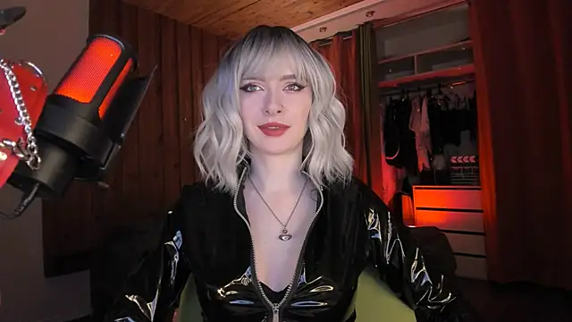 Snapshot of Mistress_Iris chatting on 01-10-26, 11:00 Mistress Iris online show from 01-10-26, 11:00