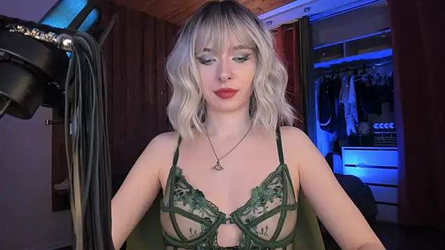 Snapshot of Mistress_Iris chatting on 01-09-26, 08:05 Mistress Iris online show from 01-09-26, 08:05