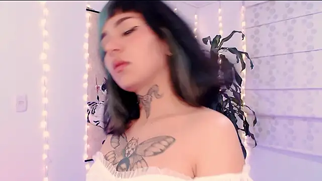 justmartina  online show from 03-15-26, 12:39