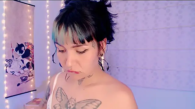 justmartina  online show from 04-08-26, 02:02