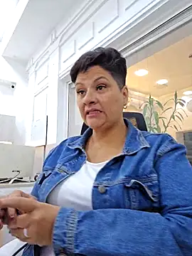 LILIANAJARAMILLO online show from 12-05-25, 12:48