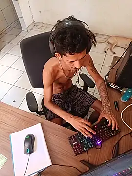 Snapshot of theyllorwillian chatting on 04-14-26, 01:16 theyllorwillian online show from 04-14-26, 01:16