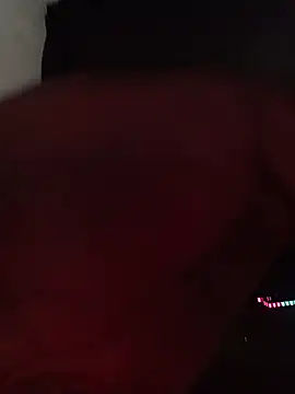 Snapshot of theyllorwillian chatting on 05-15-26, 11:25 theyllorwillian online show from 05-15-26, 11:25