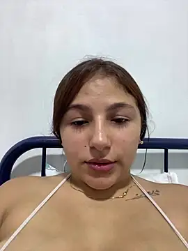 Snapshot of Emily_milk_1 chatting on 02-09-26, 01:42 Emily milk 1 online show from 02-09-26, 01:42