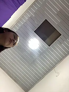 Snapshot of Emily_milk_1 chatting on 02-06-26, 01:29 Emily milk 1 online show from 02-06-26, 01:29