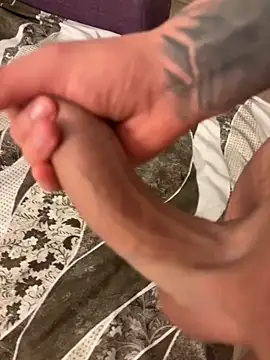 Snapshot of Emir4215 chatting on 02-25-26, 06:08 Emir4215 online show from 02-25-26, 06:08