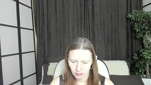 KathrineMeyer online show from 12-17-25, 02:16