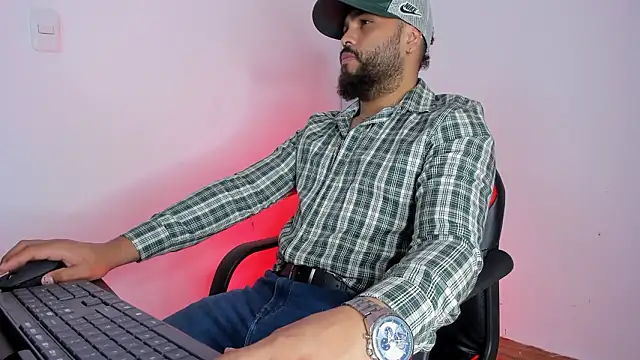 Snapshot of Harrishairy chatting on 02-01-26, 03:38 Harrishairy online show from 02-01-26, 03:38