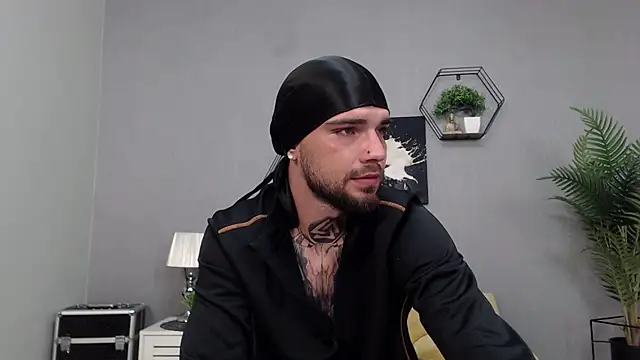 Snapshot of KaneHunter chatting on 05-21-26, 11:24 KaneHunter online show from 05-21-26, 11:24