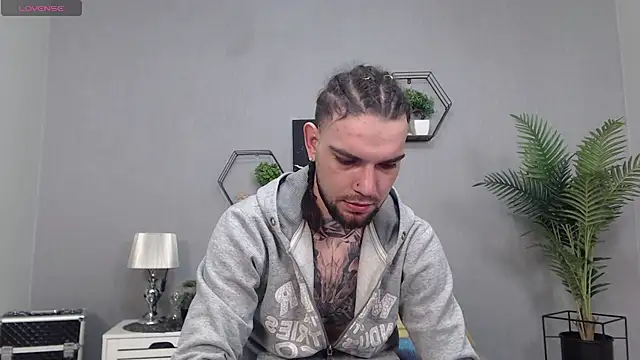 Snapshot of KaneHunter chatting on 04-17-26, 06:55 KaneHunter online show from 04-17-26, 06:55