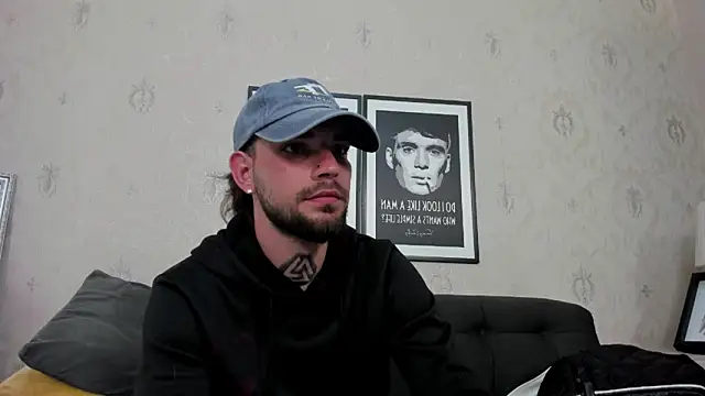 Snapshot of KaneHunter chatting on 05-12-26, 11:33 KaneHunter online show from 05-12-26, 11:33
