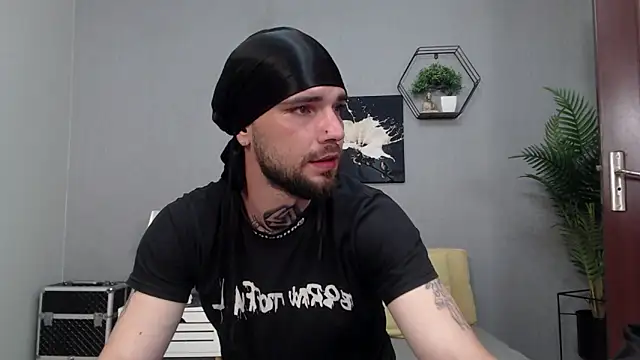 Snapshot of KaneHunter chatting on 05-23-26, 10:31 KaneHunter online show from 05-23-26, 10:31