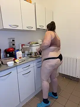 bea french curvy online show from 03-10-26, 09:19