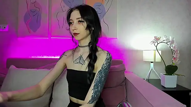 Ellen Hops online show from 02-08-26, 09:07