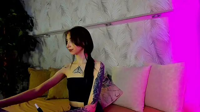Ellen Hops online show from 04-19-26, 08:59