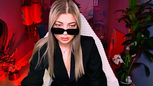 HyileyClark online show from 03-24-26, 09:53