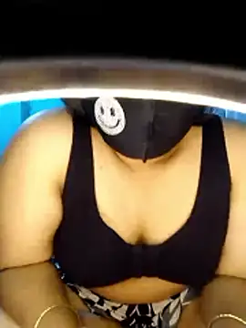 priya2098 online show from 05-05-26, 01:03