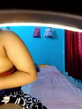 Snapshot of priya2098 chatting on 02-25-26, 05:18 priya2098 online show from 02-25-26, 05:18