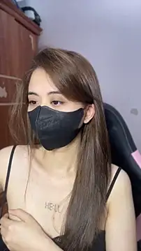 Snapshot of Lunamoon68 chatting on 05-15-26, 04:10 Lunamoon68 online show from 05-15-26, 04:10
