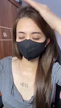 Snapshot of Lunamoon68 chatting on 05-16-26, 01:32 Lunamoon68 online show from 05-16-26, 01:32
