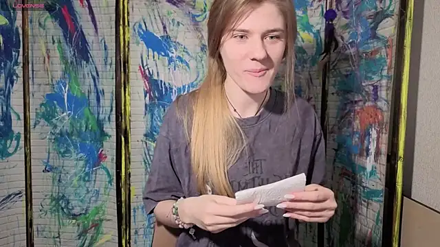 Snapshot of Adell_Love chatting on 04-21-26, 02:56 Adell Love online show from 04-21-26, 02:56