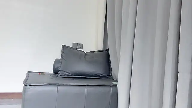 Snapshot of wanou33669 chatting on 12-05-25, 12:37 wanou33669 online show from 12-05-25, 12:37