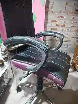 livaroy online show from 11-28-25, 11:38