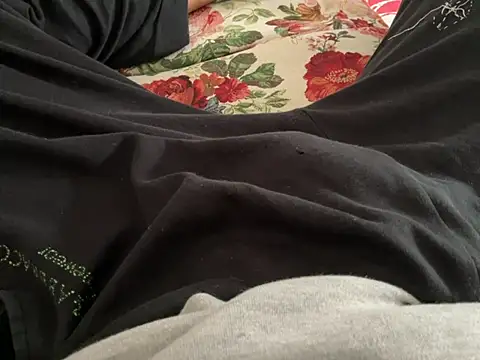 erdestruttor18 online show from 02-26-26, 07:52