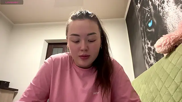 CurietHana1 online show from 01-12-26, 01:29