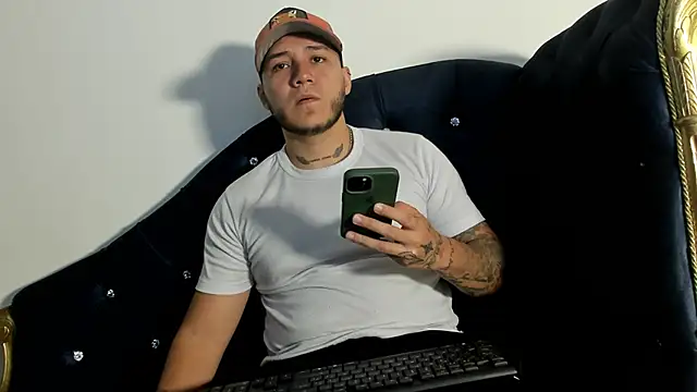 Snapshot of rayder_TG chatting on 01-14-26, 02:20 rayder TG online show from 01-14-26, 02:20