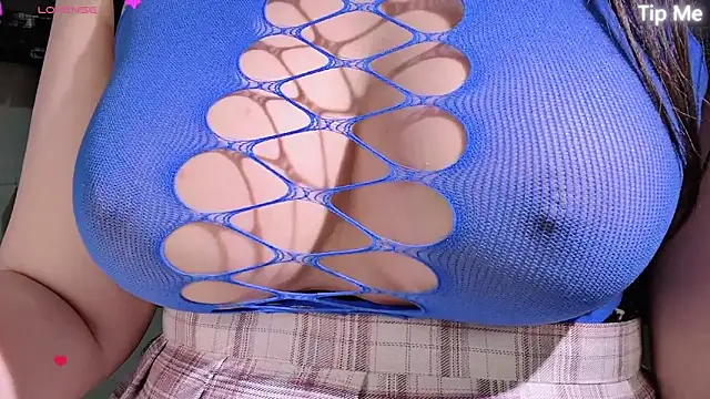 Snapshot of LT-333 chatting on 04-13-26, 04:00 LT-333 online show from 04-13-26, 04:00