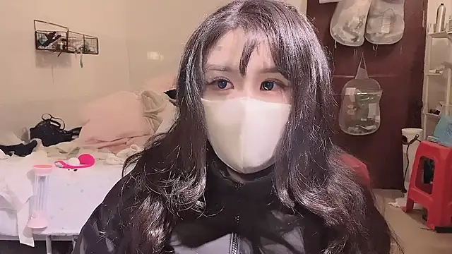 Snapshot of LT-333 chatting on 11-30-25, 08:48 LT-333 online show from 11-30-25, 08:48