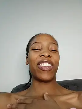 MsParisSmith online show from 11-30-25, 05:36