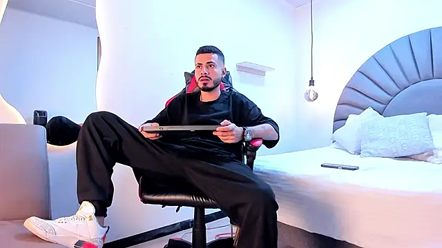 MatthewCullen online show from 03-04-26, 05:48