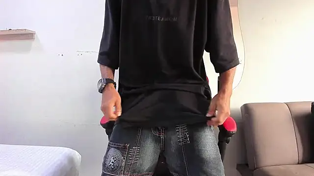 Snapshot of MatthewCullen chatting on 01-09-26, 07:32 MatthewCullen online show from 01-09-26, 07:32