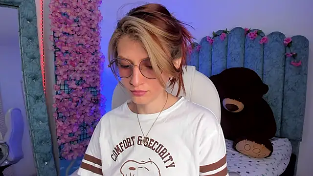 Ash 20  online show from 11-29-25, 02:17